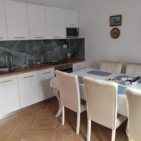 Apartament Eradeo Golem (Tirana)